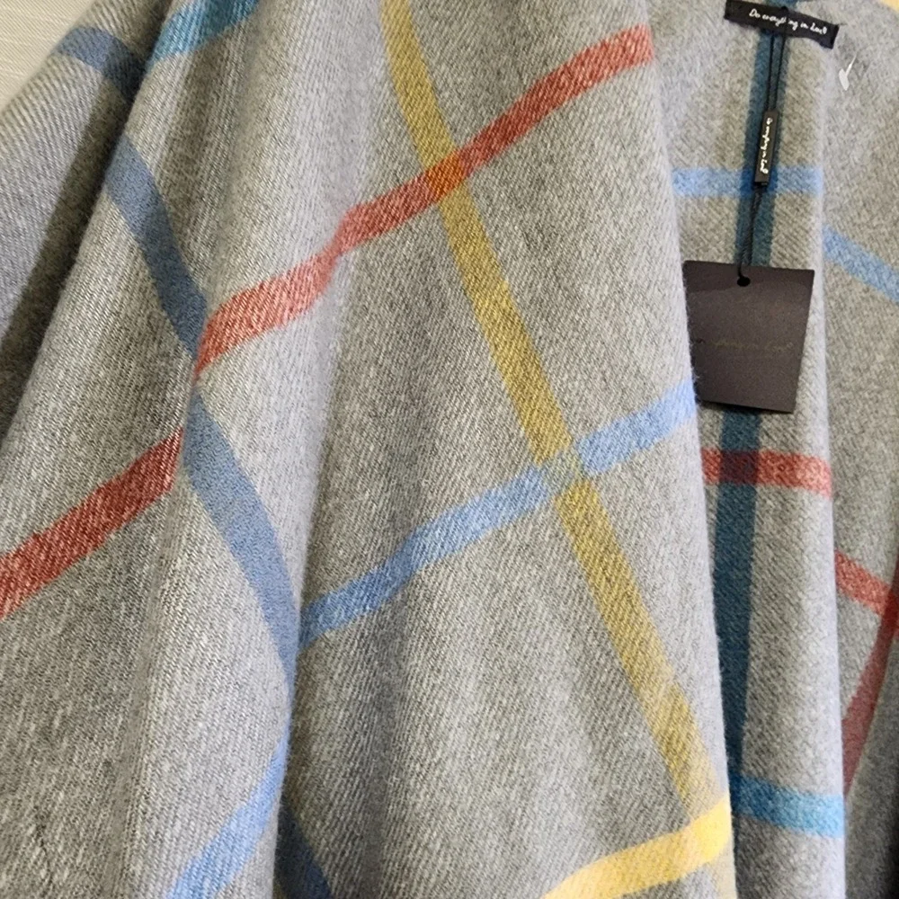 Do Everything In Love Grey Plaid Poncho Wrap Fringe Trim One Size NWT